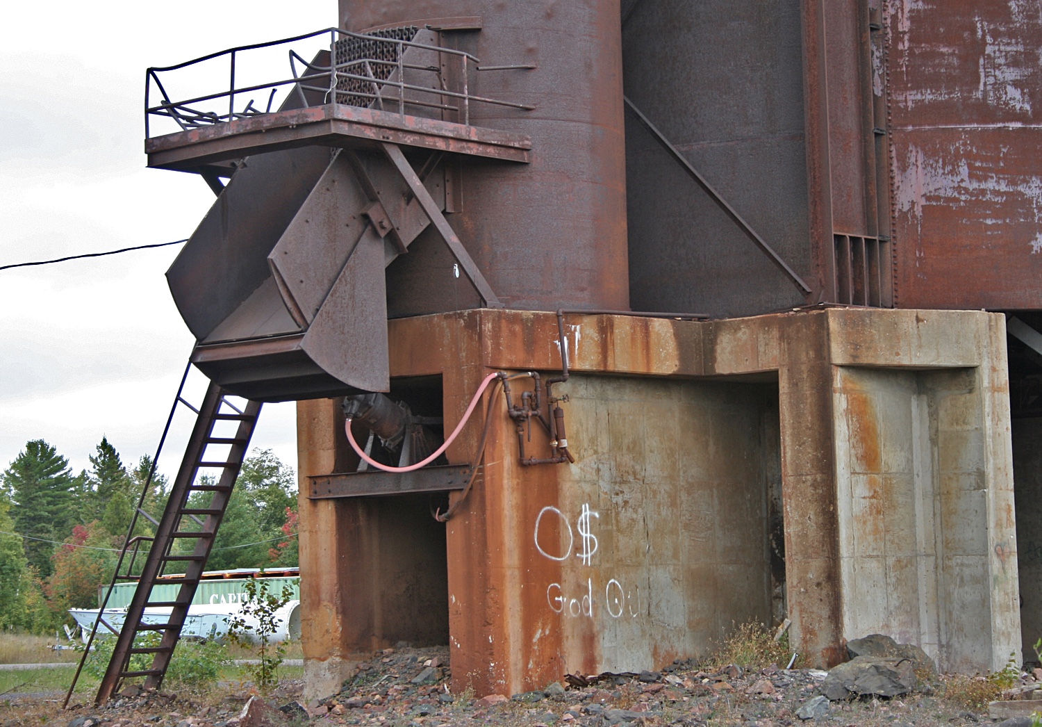 Discharge Chute at Centennial No.6 Discharge Chute at Centennial No.6