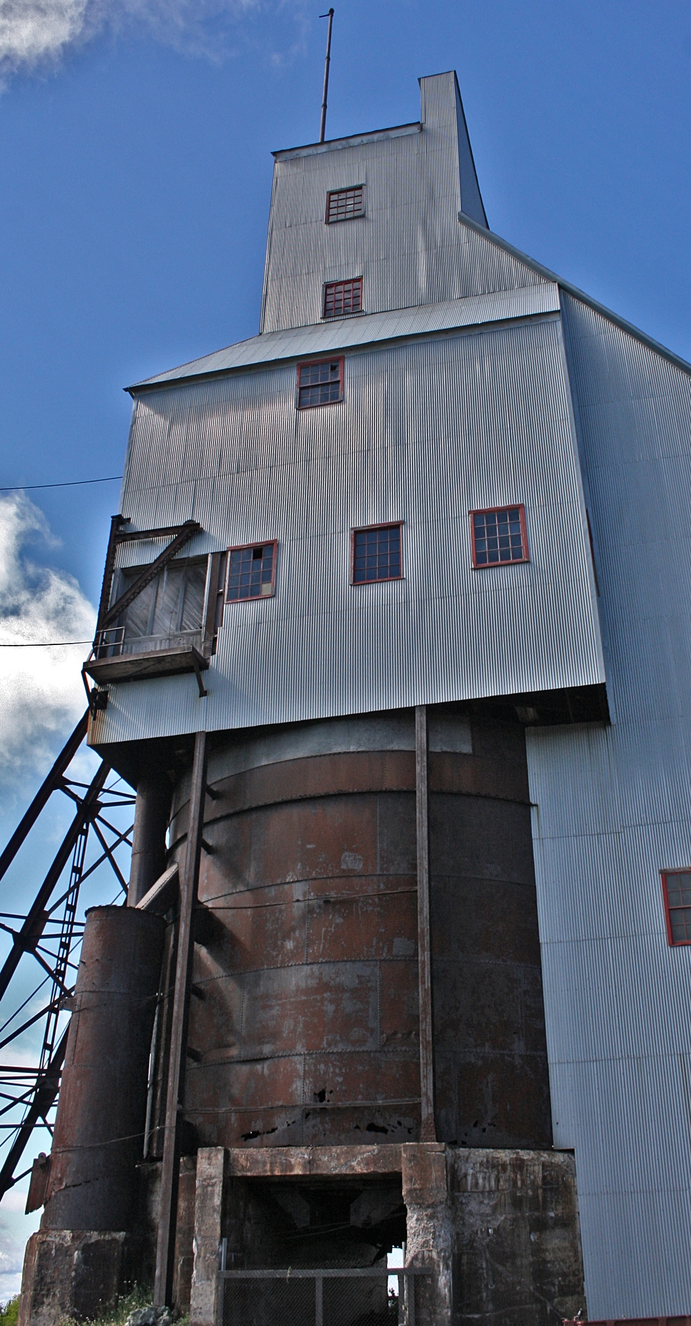 The Rock Silos of the Quincy No.2 Rockhouse The Rock Silos of the Quincy No.2 Rockhouse